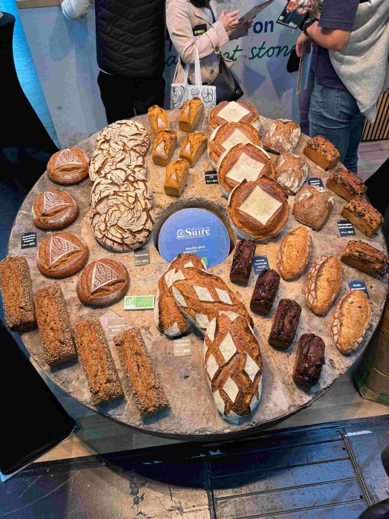 Monipuolinen leipäesittely messuilla